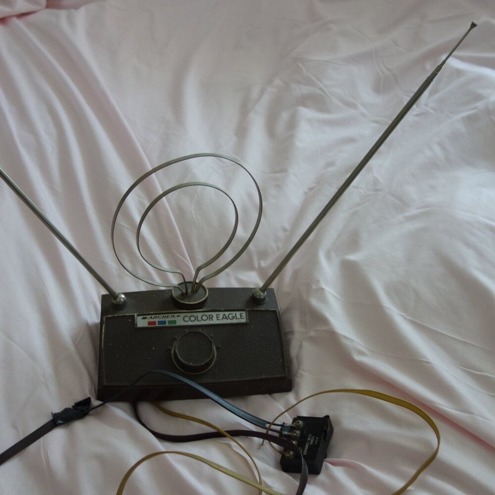 Vintage Archer Color Eagle Antenna *Still Works!*